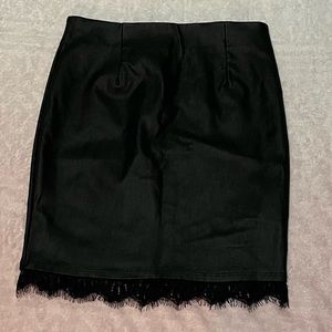 Windsor lace trim mini skirt